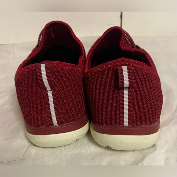 Comfortview Women's CV Sport Ariya Slip On Sneaker Crimson Size 9M - Picture 3 of 6